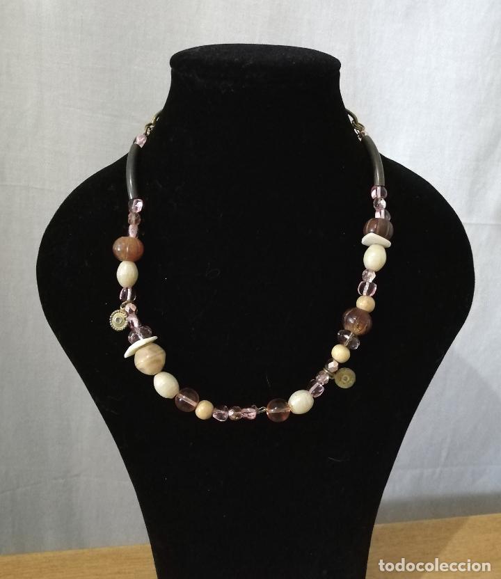 Joyeria: COLLAR CORTO CON CADENA Y CUENTAS DE DIFERENTES FORMAS. - Foto 1