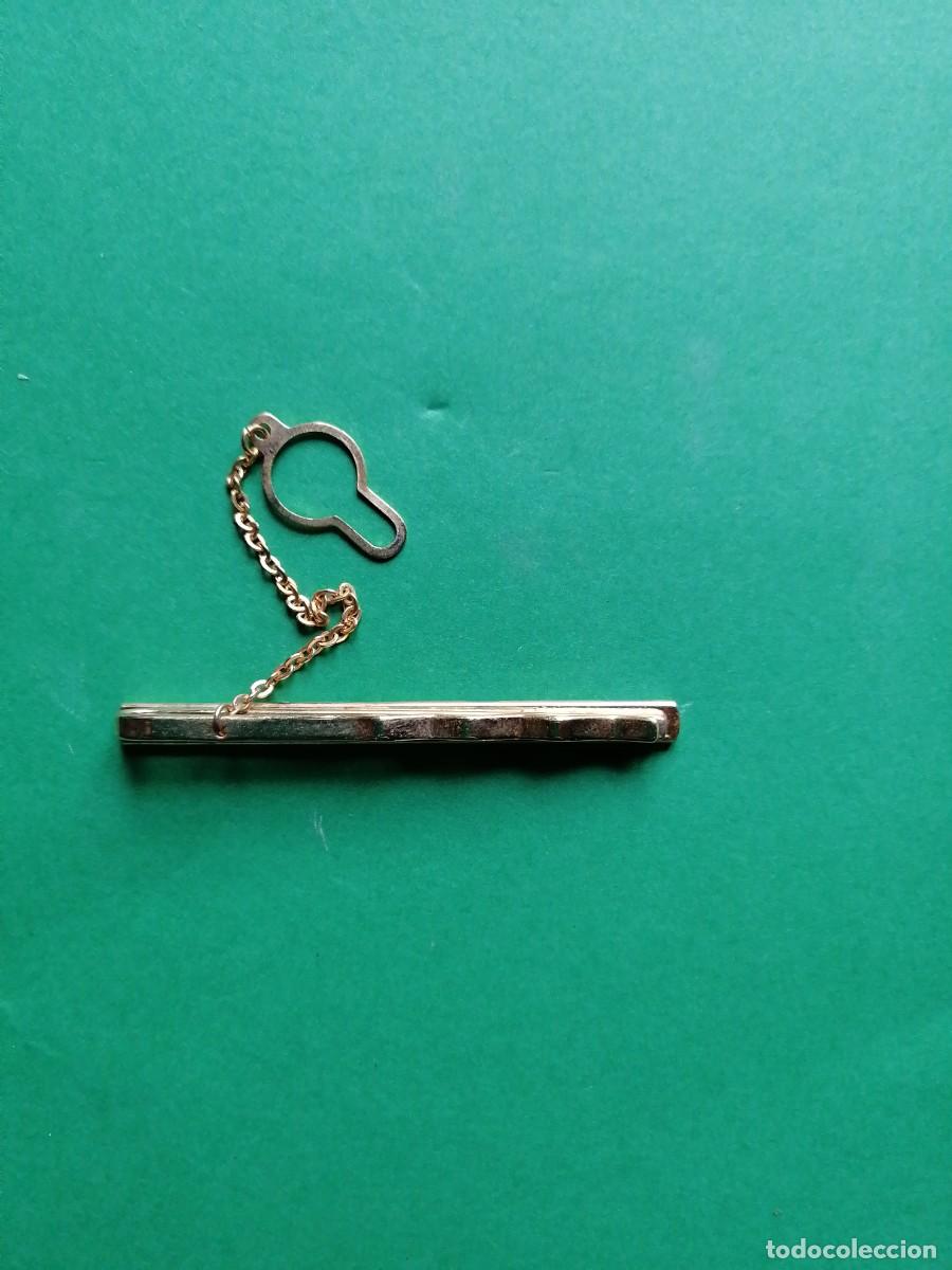 Joyeria: Pasador de corbata con cadena de seguridad - Foto 2
