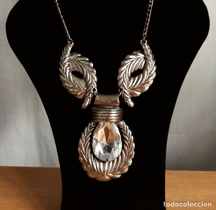 Joyeria: COLLAR PLATEADO METALICO, CON SIMIL DE CRISTAL. - Foto 1