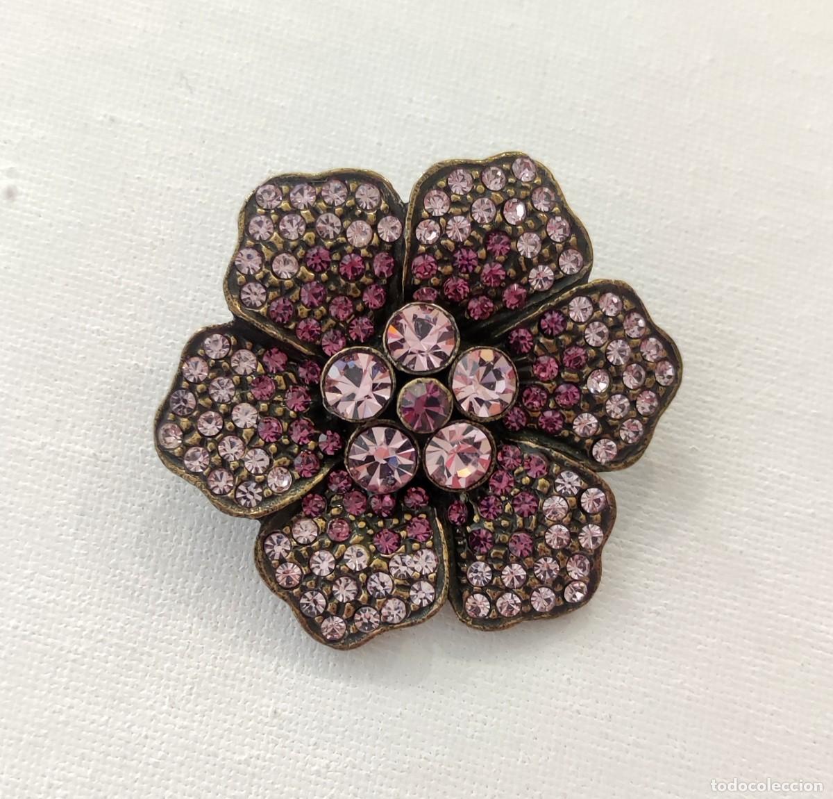 Joyeria: BROCHE DE FLOR CON CRISTALES COLOR VIOLETA. - Foto 1