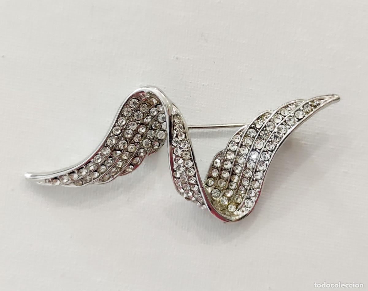 Joyeria: BROCHE DE CINTA ALADA CON CRISTALES. - Foto 2