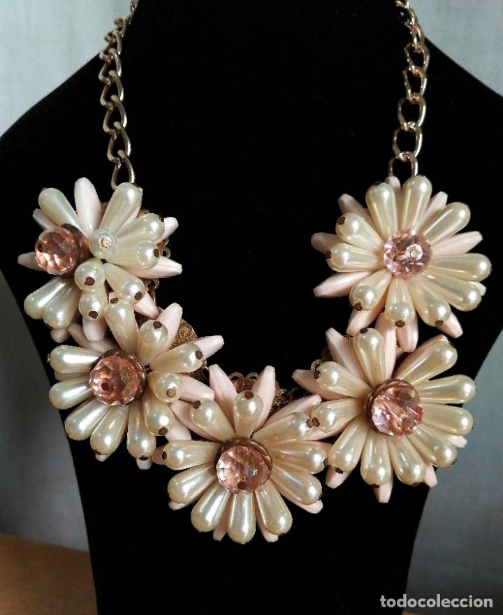 Joyeria: COLLAR FORMA FLORES DE PERLAS SINTETICAS. - Foto 5