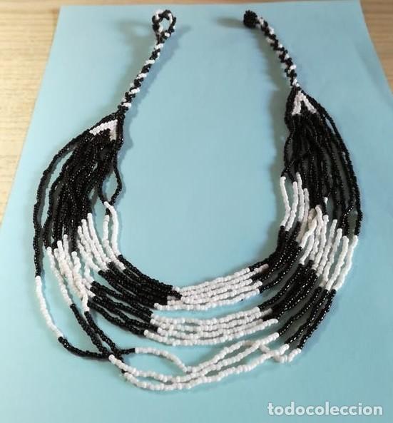 Joyeria: COLLAR CUENTAS BLANCAS I NEGRAS . CIERRE DE BOTON - Foto 1