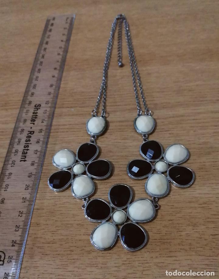 Joyeria: COLLAR CORTO, CON COLGANTES FORMA DE FLOR. - Foto 5