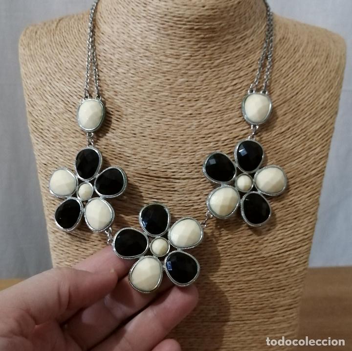 Joyeria: COLLAR CORTO, CON COLGANTES FORMA DE FLOR. - Foto 6