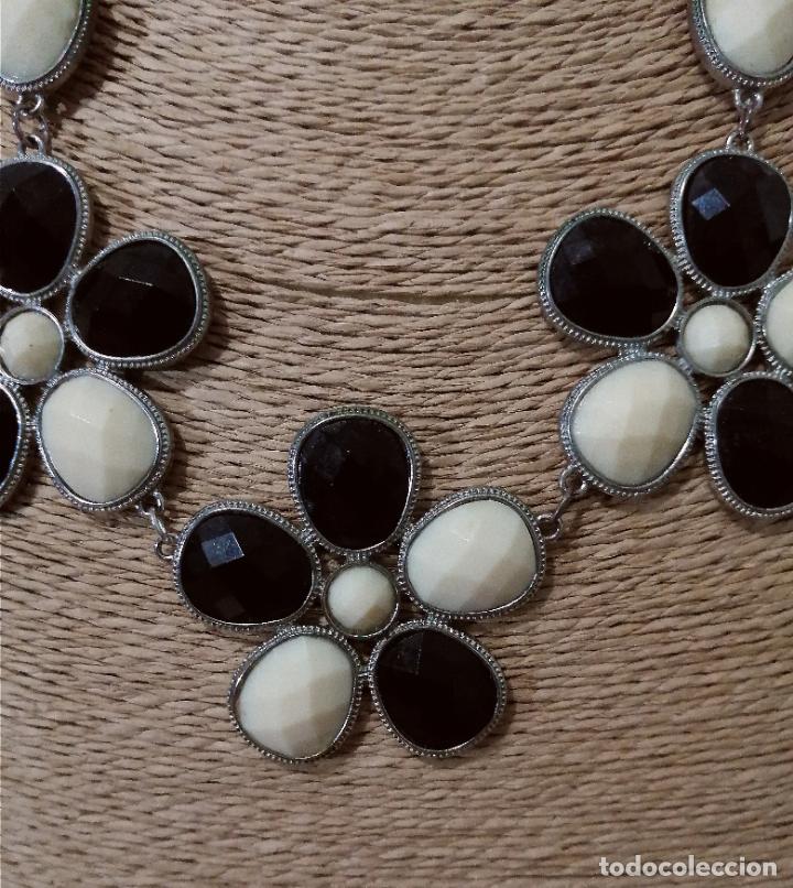 Joyeria: COLLAR CORTO, CON COLGANTES FORMA DE FLOR. - Foto 7