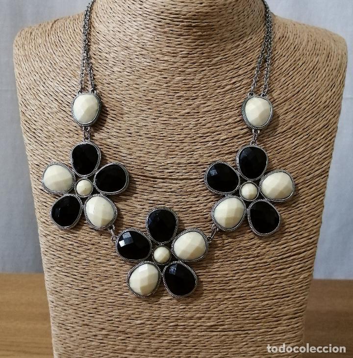 Joyeria: COLLAR CORTO, CON COLGANTES FORMA DE FLOR. - Foto 8