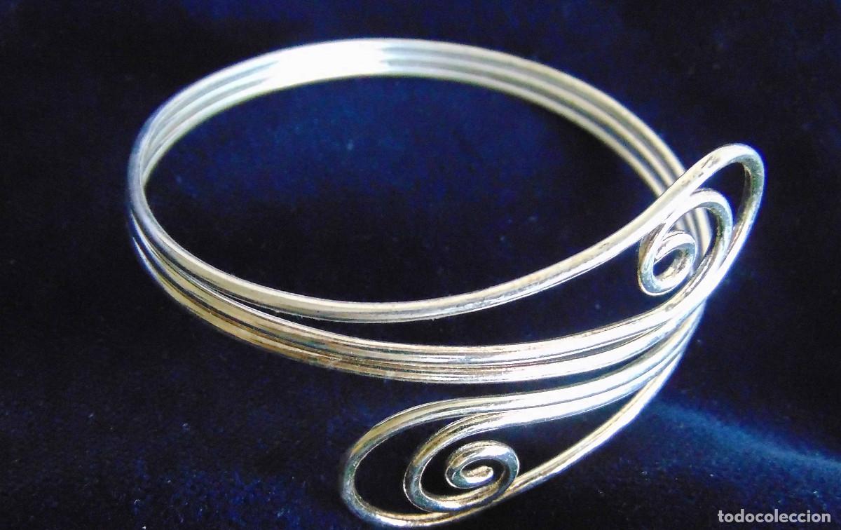 Joaillerie: BRAZALETE PARA EL BRAZO - PULSERA - AJUSTABLE - DI&Aacute;METRO ADAPTABLE AL ANTEBRAZO - METAL PLATEADO