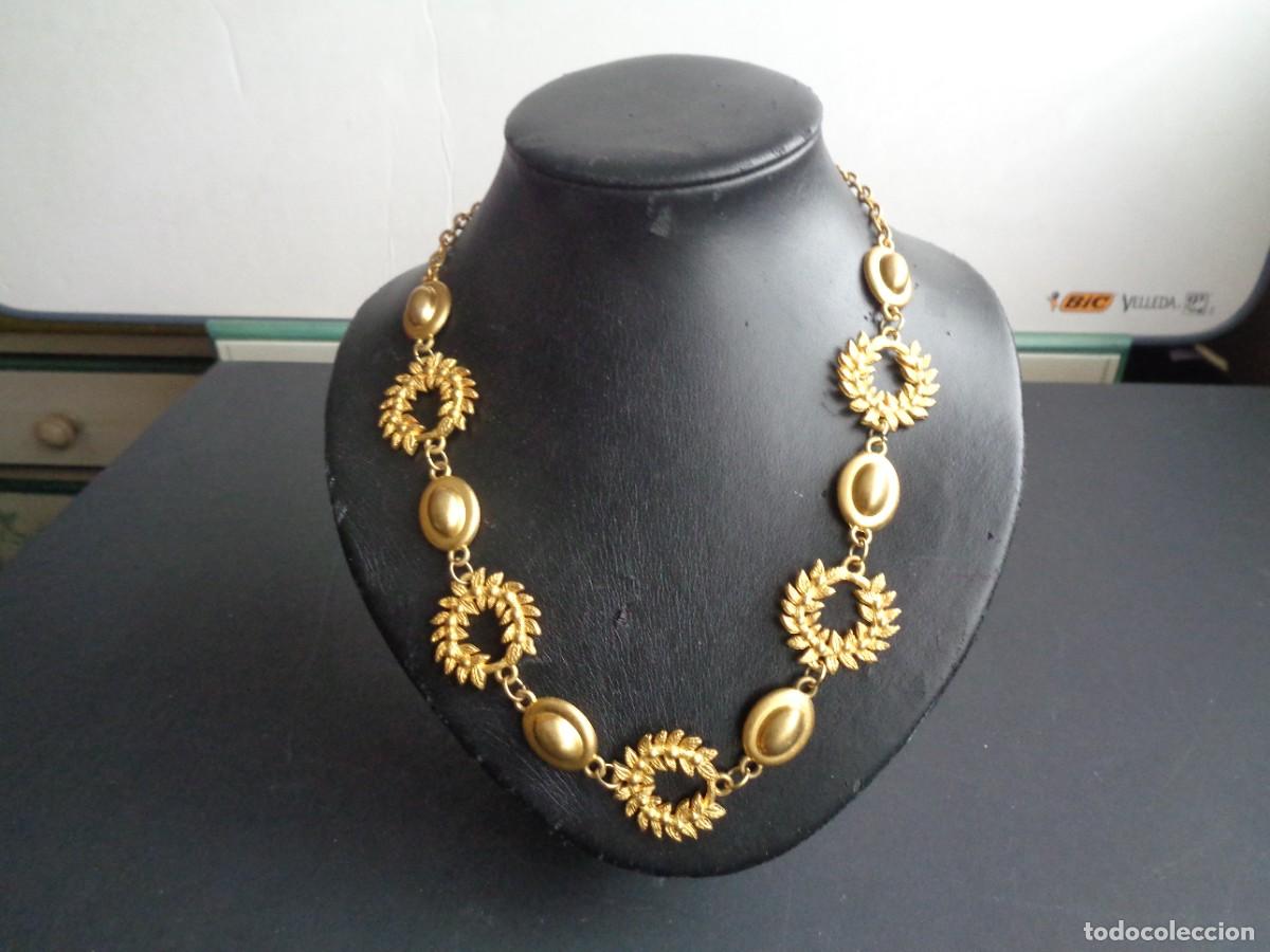 Joaillerie: ORIGINAL COLLAR DE METAL DORADO