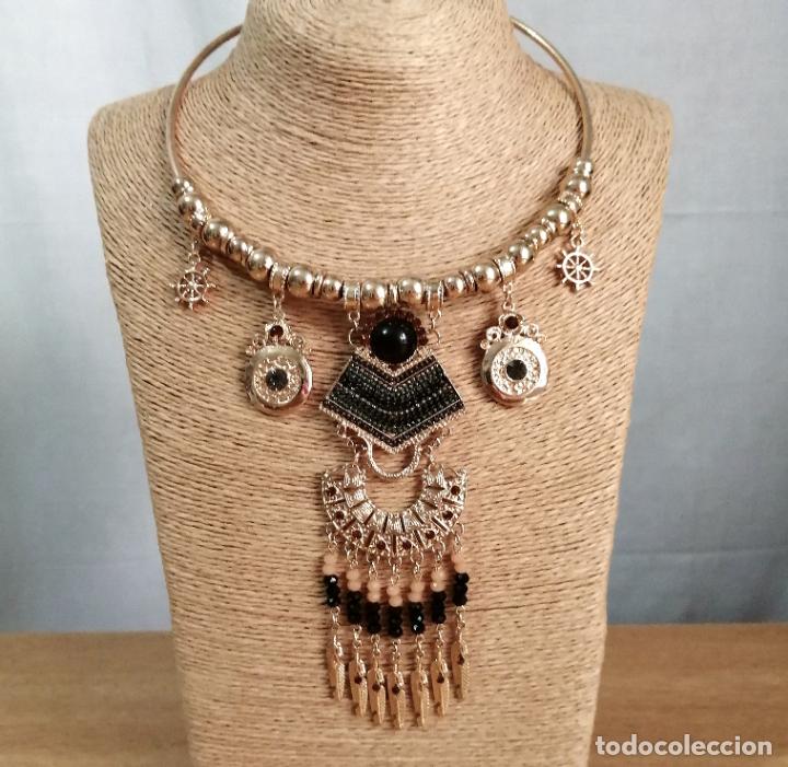 Joyeria: COLLAR DORADO CON COLGANTES. - Foto 1