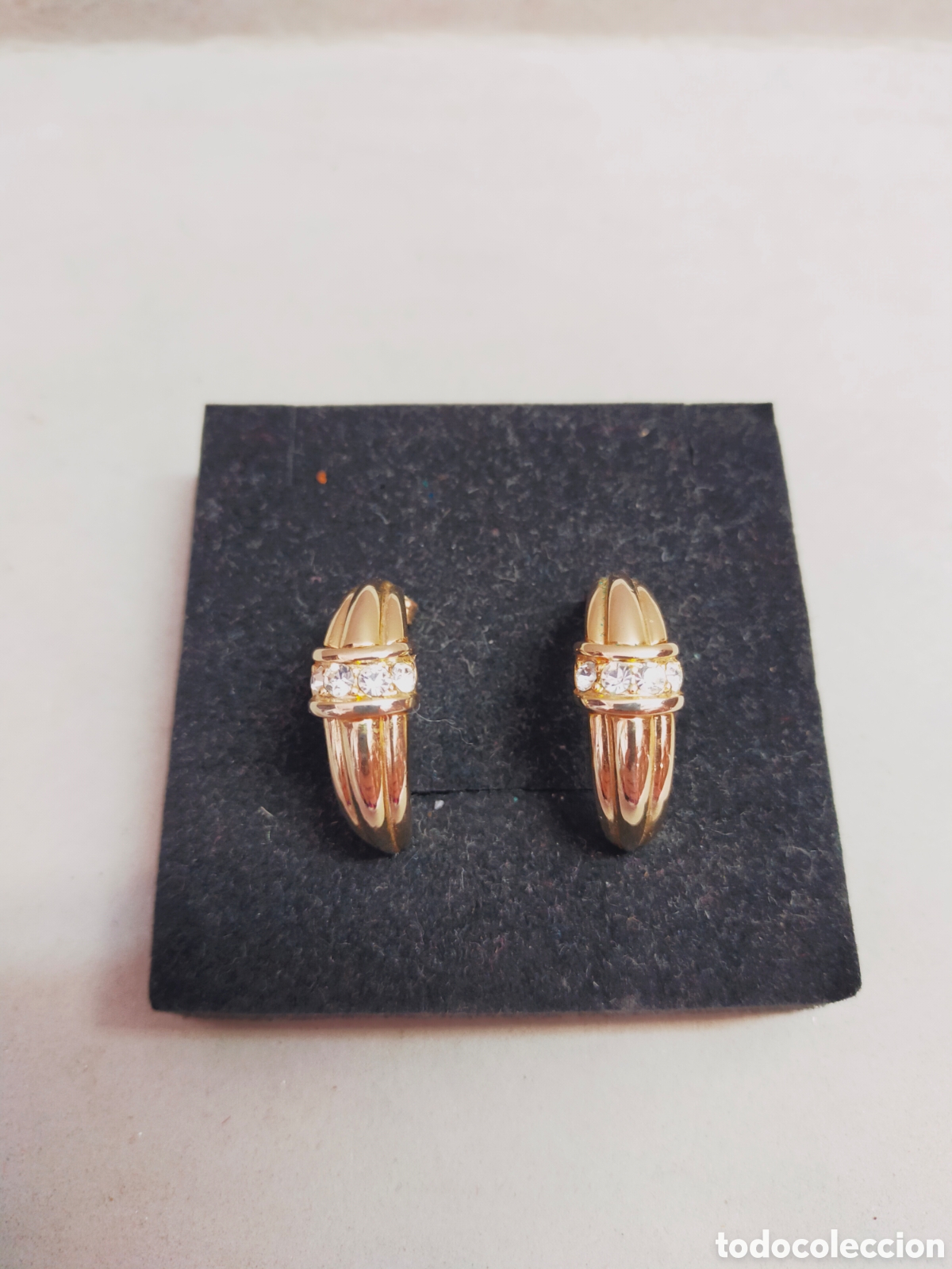 Joalharia: PENDIENTEA DE METAL DORADO, BISUTERIA. MEDIO ARO.