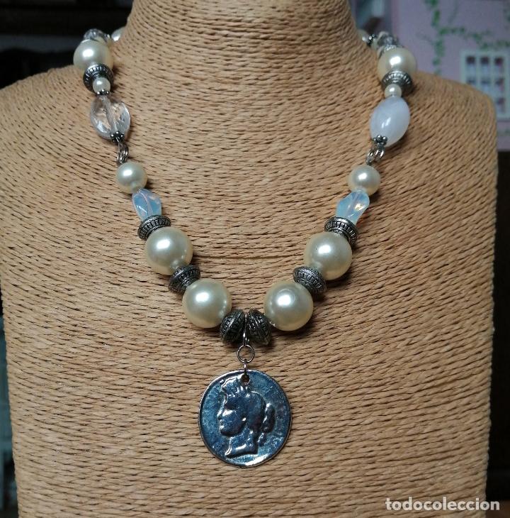 Joyeria: COLLAR PERLAS SINT&Eacute;TICAS Y CRISTAL. PLATEADO. - Foto 8