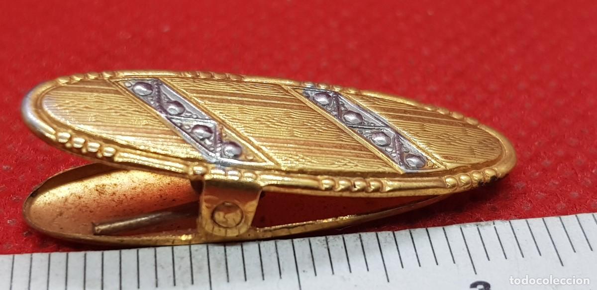 Gioielleria: Pinza sujeta pa&ntilde;uelos metal antigua pasacorbatas ??