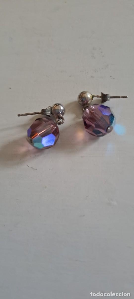 Gioielleria: Pendientes de metal y cristal facetado en color violeta, simulando amatistas