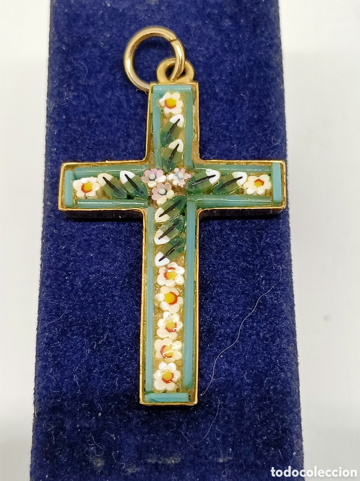 Joalharia: Cruz de cristal de Murano y metal.