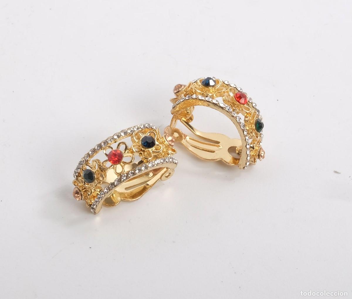 Joalharia: Pendientes de pinza dorados con cristales de colores