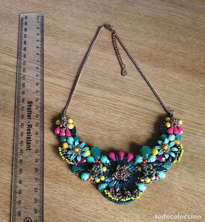 Joyeria: COLLAR CON CRISTALES SINTETICOS, DE COLORES. - Foto 2