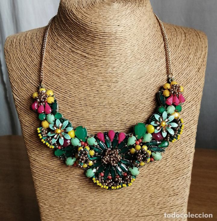 Joyeria: COLLAR CON CRISTALES SINTETICOS, DE COLORES. - Foto 3