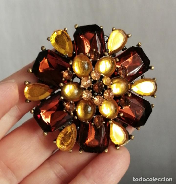 Joyeria: BROCHE, CON PEDRERA. BISUTER&Iacute;A. - Foto 2