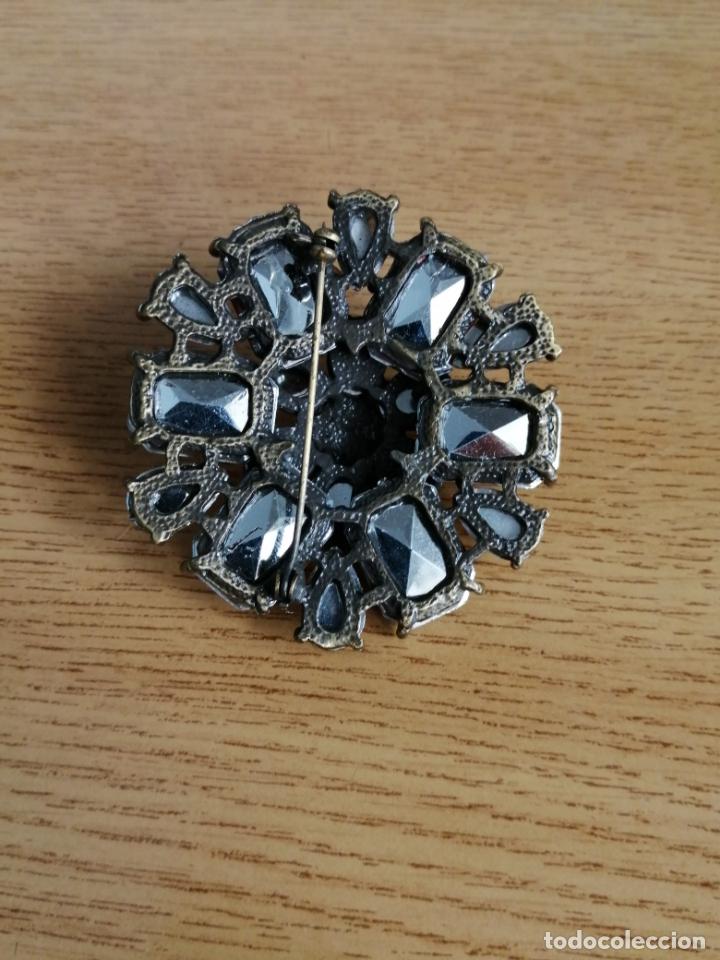 Joyeria: BROCHE, CON PEDRERA. BISUTER&Iacute;A. - Foto 3