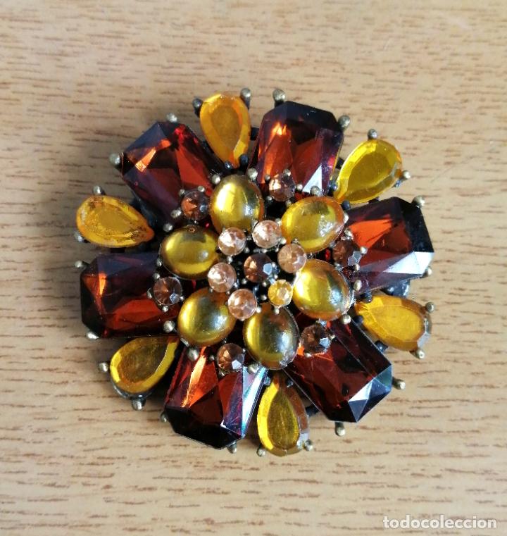 Joyeria: BROCHE, CON PEDRERA. BISUTER&Iacute;A. - Foto 1
