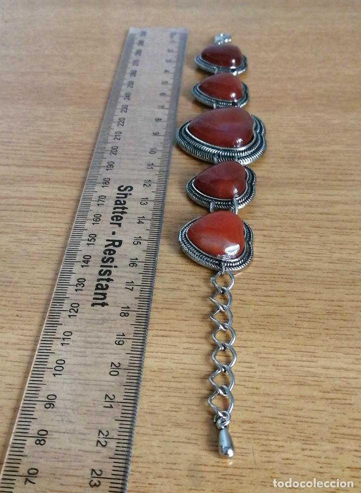 Joyeria: PULSERA PLATEADA, CON AGATAS OCRES EN FORMA DE CORAZ&Oacute;N. - Foto 2