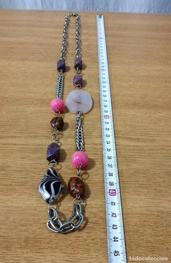 Joyeria: COLLAR LARGO, CADENA PLATEADA CON CRISTAL Y PIEDRAS. - Foto 2