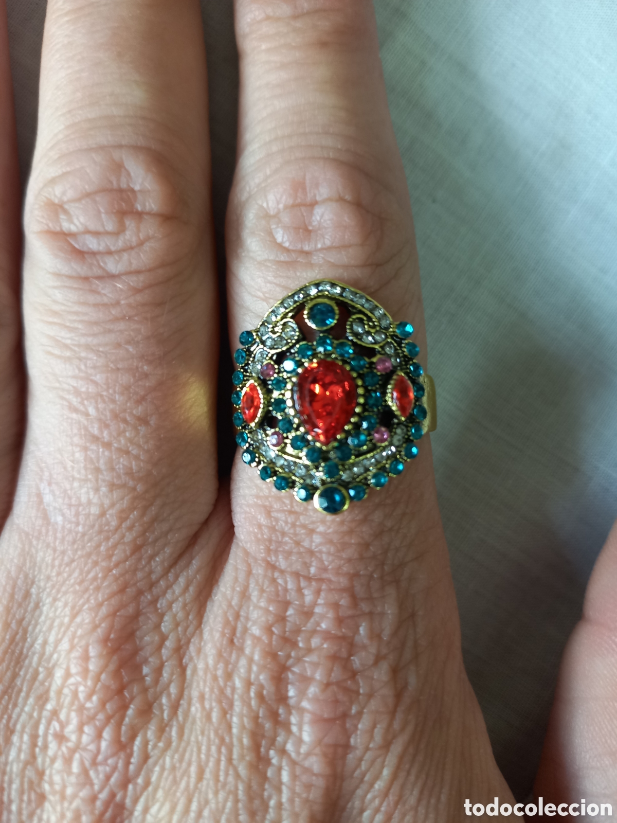 Joyeria: Bella sortija anillo estilo persa ba&ntilde;ada en oro y piedras rubis creadas. - Foto 3