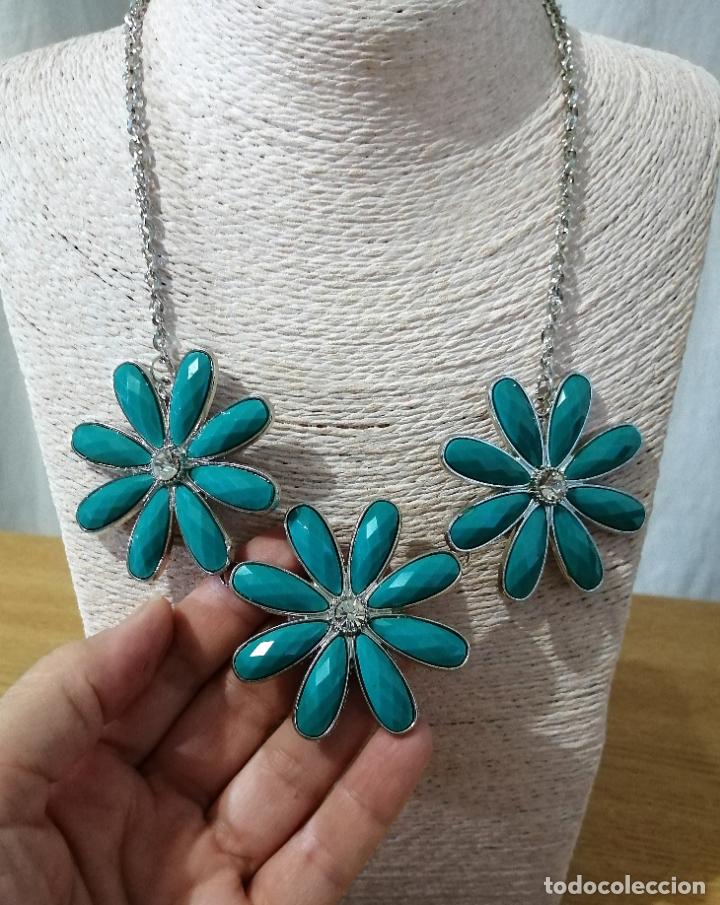 Joyeria: COLLAR PLATEADO CON FLORES AZULES TURQUESA. - Foto 2
