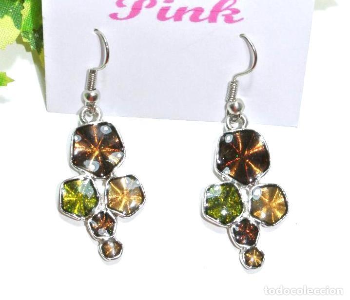 Joyeria: Pendientes color combinado marr&oacute;n y verde, A&ntilde;o 2000, Nuevos - Foto 1