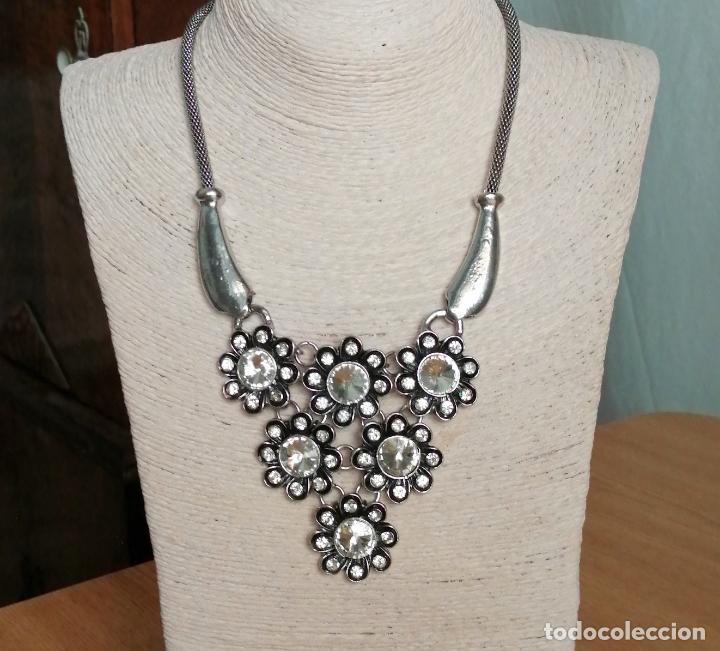 Joyeria: COLLAR PLATEADO METALICO CON FLORES. - Foto 5