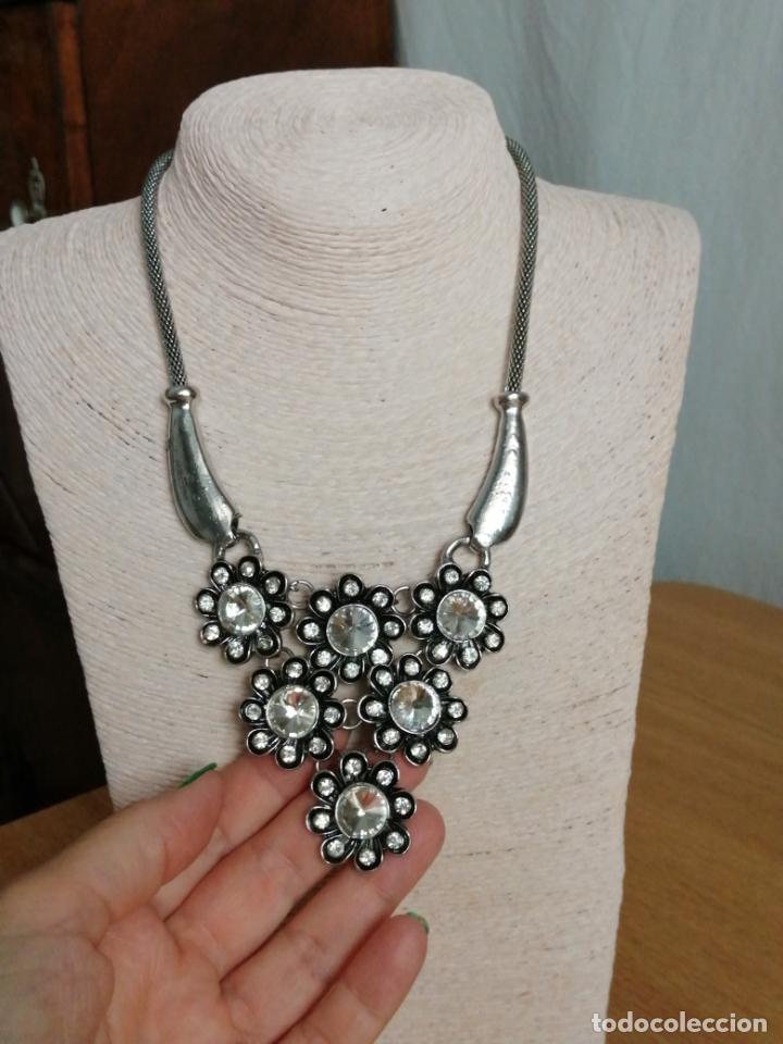 Joyeria: COLLAR PLATEADO METALICO CON FLORES. - Foto 7
