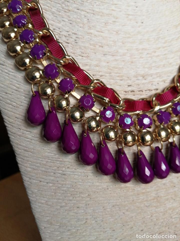 Joyeria: COLLAR CON ADORNOS MORADOS Y DORADO - Foto 3