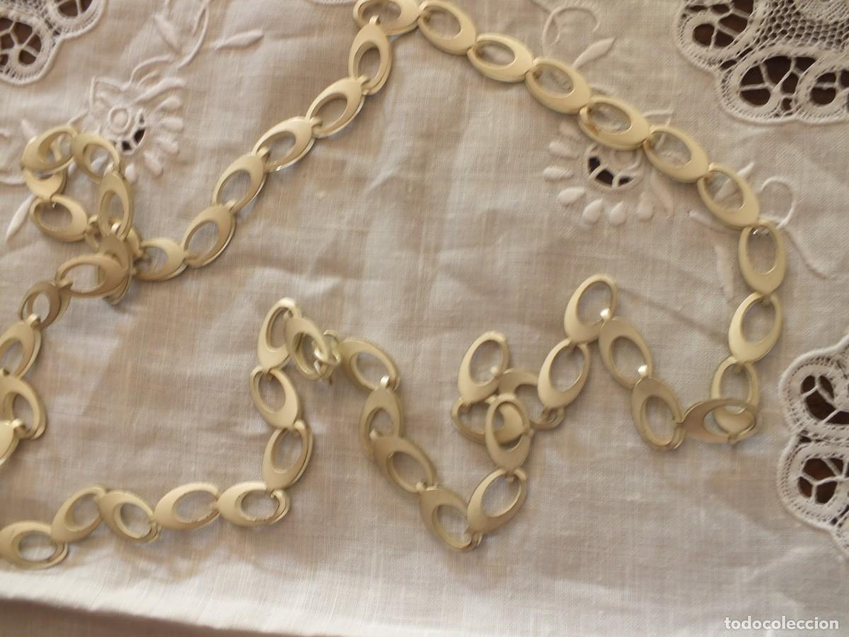 Joaillerie: COLLAR LARGO DE MATERIAL MUY LIGERO
