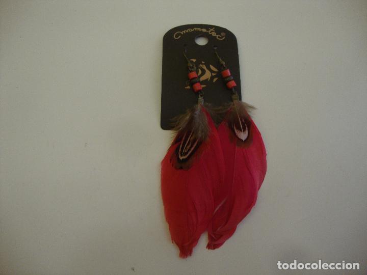 Joaillerie: PENDIENTES BISUTERIA PLUMA ROJA