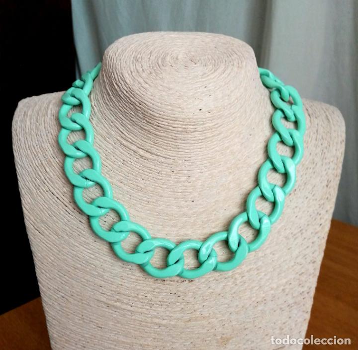 Joyeria: COLLAR CORTO, MET&Aacute;LICO VERDE PASTEL. - Foto 5
