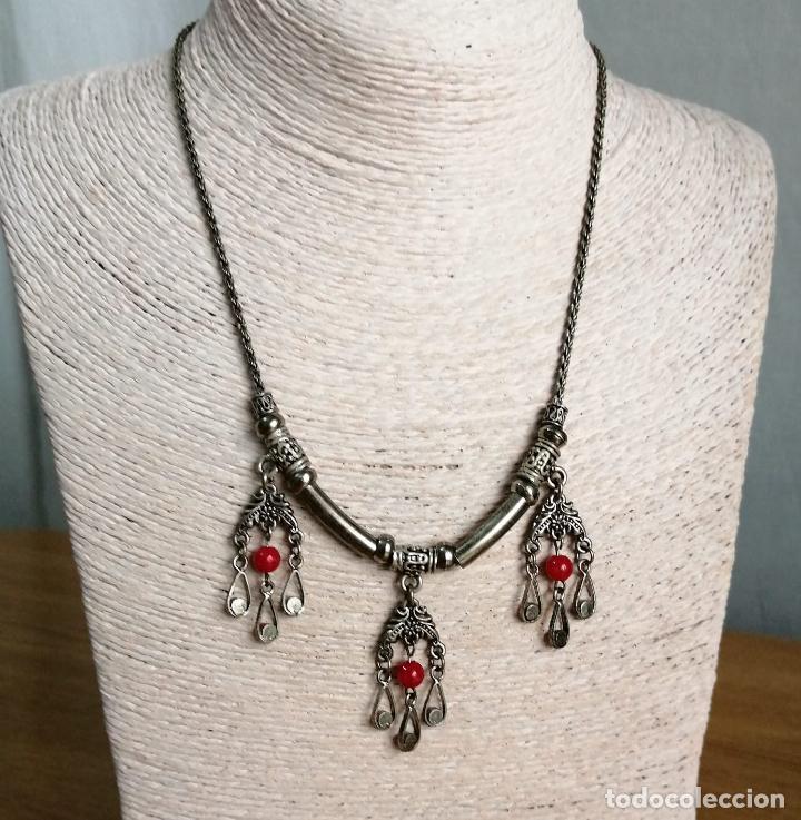 Joyeria: COLLAR PLATEADO MORUNO, CON ADORNOS ROJOS. - Foto 1