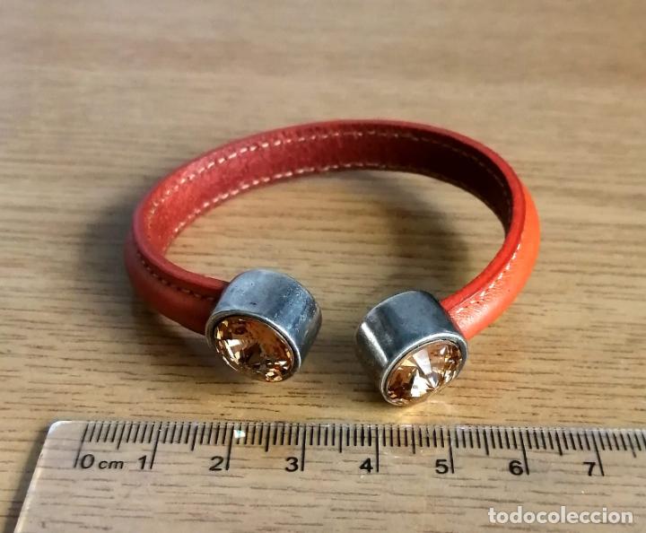Joyeria: PULSERA CON DOS BRILLANTES CRISTALES Y TEXTIL. - Foto 3