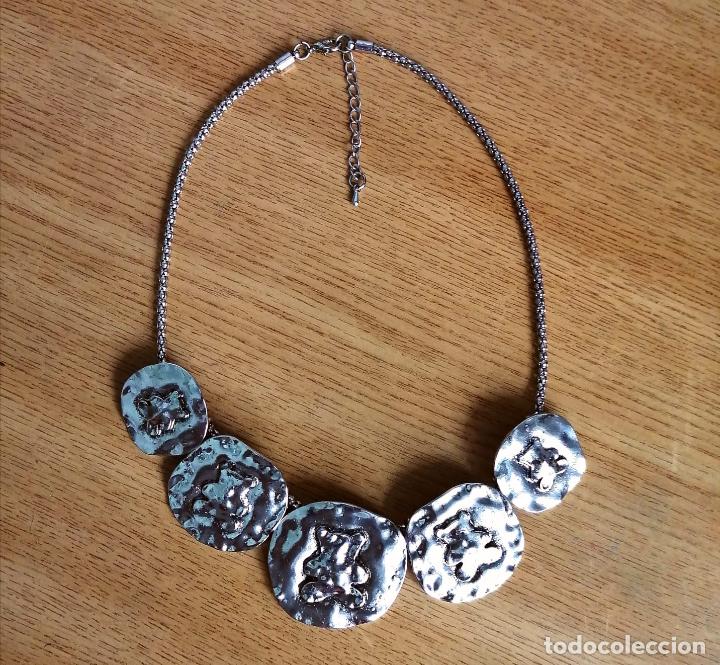 Joyeria: COLLAR PLATEADO METALICO, TIPO MONEDAS. - Foto 3