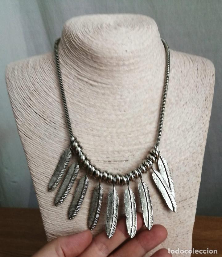 Joyeria: COLLAR PLATEADO CON COLGANTES FORMA DE PLUMAS. - Foto 2