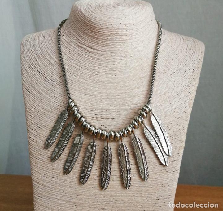 Joyeria: COLLAR PLATEADO CON COLGANTES FORMA DE PLUMAS. - Foto 1