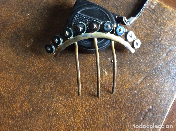 Joyeria: Peina antigua de bronce y azabache - Foto 1