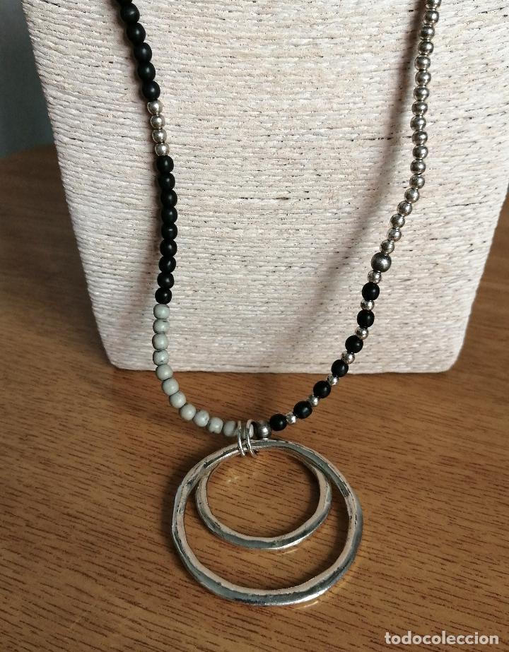 Joyeria: COLLAR LARGO DE DISTINTOS MATERIALES, CON COLGANTE. - Foto 5