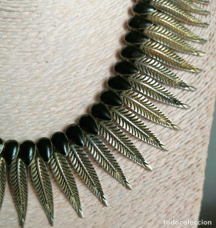 Joyeria: COLLAR CORTO, FORMA DE HOJAS PLATEADAS. - Foto 4