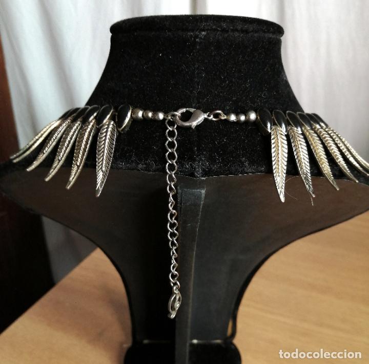Joyeria: COLLAR CORTO, FORMA DE HOJAS PLATEADAS. - Foto 5