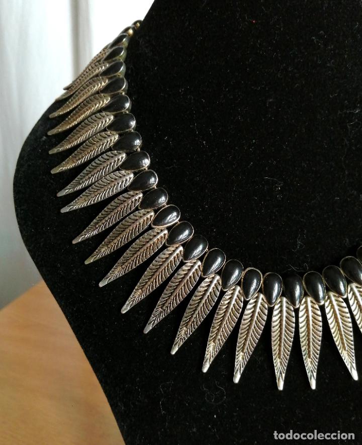 Joyeria: COLLAR CORTO, FORMA DE HOJAS PLATEADAS. - Foto 10