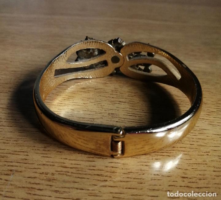 Joyeria: PULSERA DORADA CON BRILLANTES CRISTALES. - Foto 3