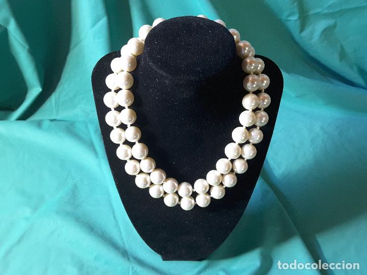 Schmuck: Collar de Perlas, 29 cuentas, 14 mm. 2 vueltas
