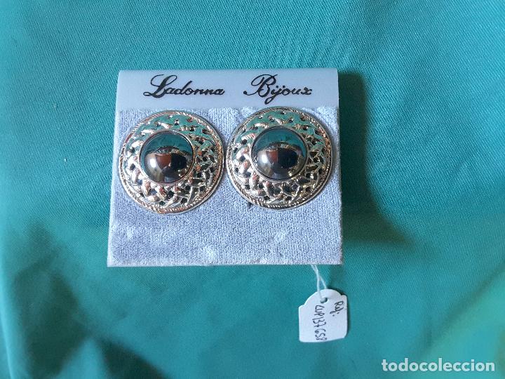 Joyeria: Pendientes bot&oacute;n, color plata - Foto 1