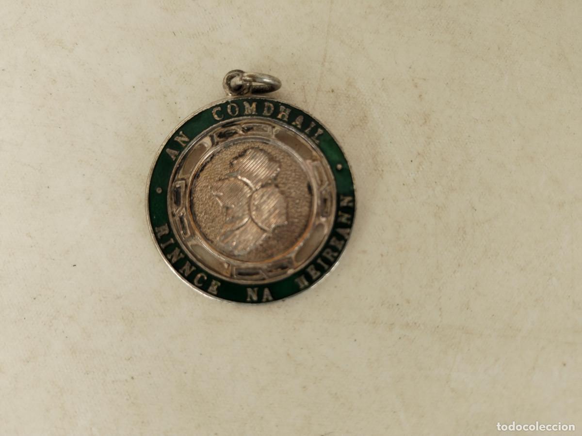 Schmuck: colgante medalla plata y esmalte - an comdhail rince na ll eireann